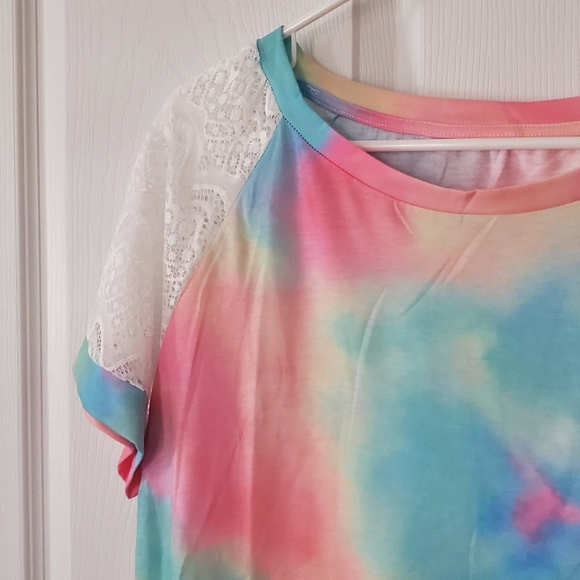 Bright Tie-dye Crochet Raglan Tee - Picture 11 of 12